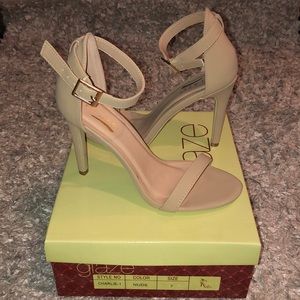 New Agaci nude heels